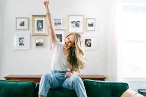 Laura Schoenfeld image used for blog about setting goals in your online coaching business