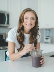 Registered Dietitian Nikki Yelton photo used for blog about 1:1 to scalable hybrid program for health coaches