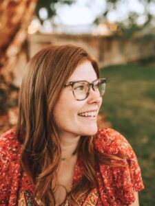 Mackenzie Heflin on The Nourished CEO Podcast about storytelling online as a coach