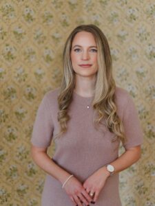 Business Coach Laura Schoenfeld podcast on ozempic economy breaking business