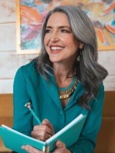 leave social media to grow business on Substack with Julie Ciardi