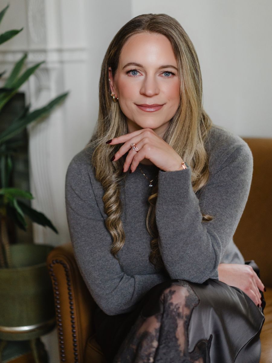 Laura Schoenfeld podcast about how to differentiate your coaching business